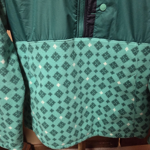 The North Face Kids Teal and Navy Puffer Jacket - Picture 3 of 6